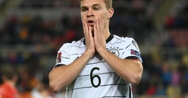 Bundestrainer Hansi Flick hat Joshua Kimmich in der Impfdebatte verteidigt. Foto: Federico Gambarini/dpa