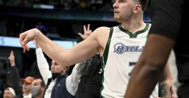 Warf die Dallas Mavericks gegen die Boston zum Sieg: Luka Doncic. Foto: Matt Strasen/AP/dpa
