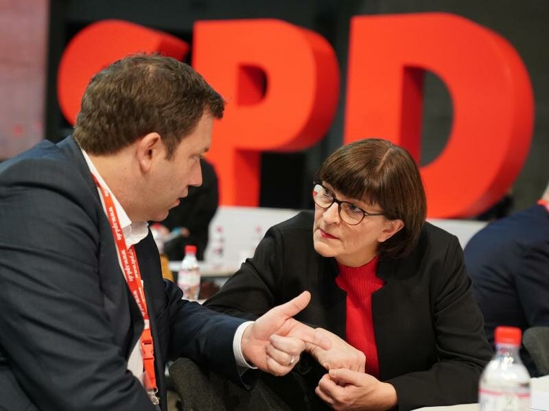 Klingbeil und Esken wollen SPD als Parteichefs führen. Foto: Kay Nietfeld/dpa