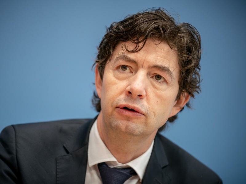 Christian Drosten, Direktor Institut für Virologie, Charité Berlin nimmt an einer Pressekonferenz zur aktuellen Lage um die Corona Pandemie teil. (Archivbild). Foto: Michael Kappeler/dpa