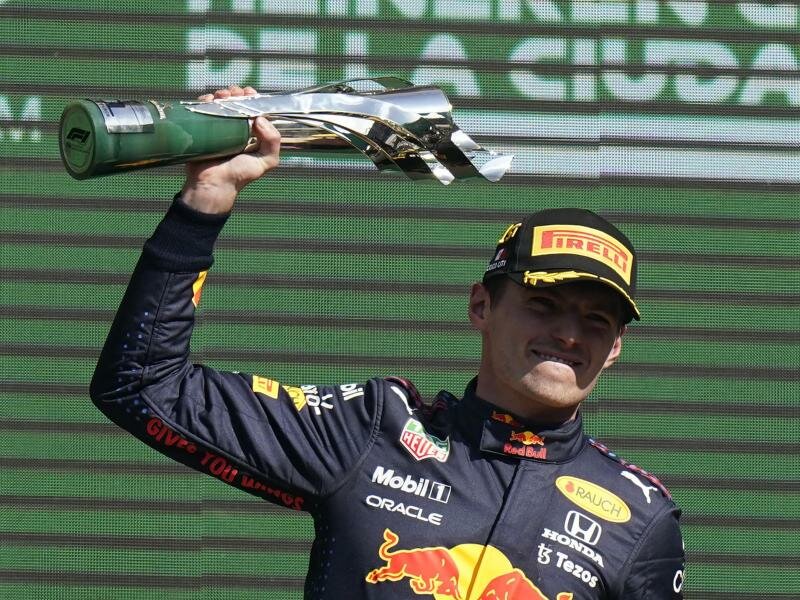 Rast seinem ersten WM-Titel in der Formel 1 entgegen: Red-Bull-Pilot Max Verstappen aus den Niederlanden. Foto: Eduardo Verdugo/AP/dpa