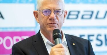 Ist für eine Verlängerung des Vertrages mit Bundestrainer Toni Söderholm: DEB-Präsident Franz Reindl. Foto: Marcel Kusch/dpa