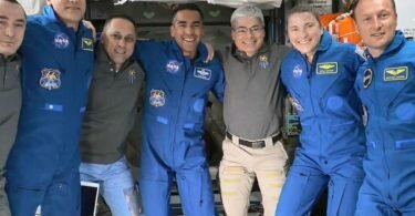 Dieses von der NASA zur Verfügung gestellte Videostandbild zeigt die Besatzung nach der Ankunft von SpaceX Crew-3 an der Internationalen Raumstation (ISS). Foto: Uncredited/NASA/AP/dpa