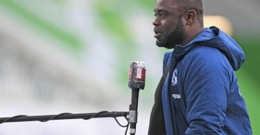 Gerald Asamoah, Koordinator der Lizenzspielerabteilung beim FC Schalke 04. Foto: Swen Pförtner/dpa