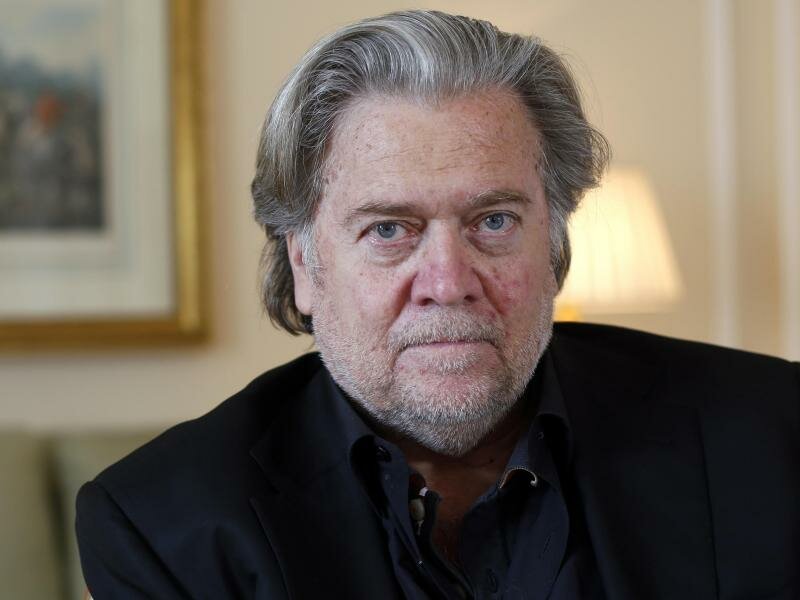 Steve Bannon, ehemaliger Chefstratege des Weißen Hauses, während eines Interviews mit der Associated Press. (Archivbild). Foto: Thibault Camus/AP/dpa