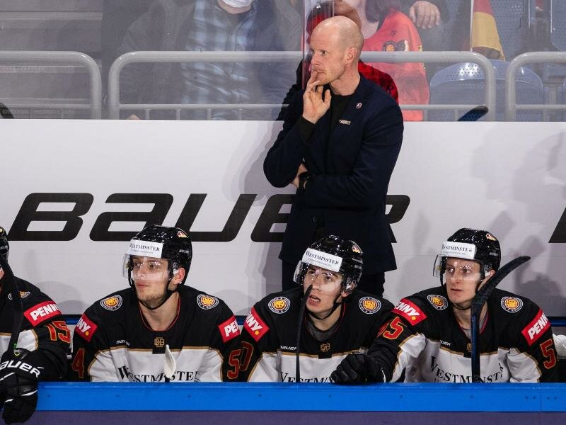 Deutschlands Bundestrainer Toni Söderholm könnte vor einem Abschied stehen. Foto: Marius Becker/dpa/Archivbild