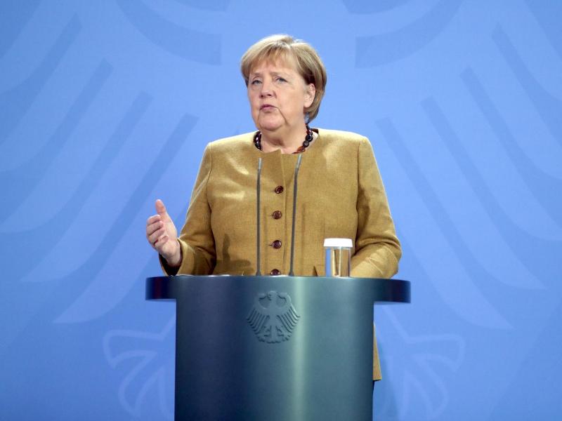 Beratungen mit Ministerpräsidenten «überfällig»: Angela Merkel. Foto: Christoph Soeder/dpa