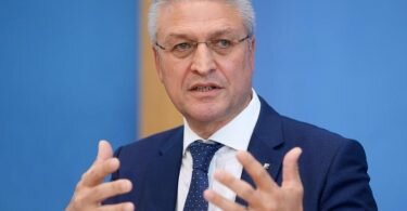 Lothar H. Wieler, Präsident des Robert Koch Institut (RKI), äußert sich in einer Pressekonferenz. (Archivbild). Foto: Kay Nietfeld/dpa