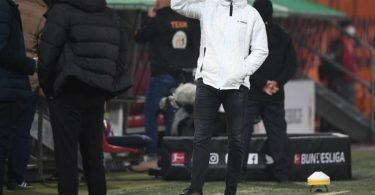 Bayerns Trainer Julian Nagelsmann ist nach dem Patzer gegen Augsburg wütend. Foto: Matthias Balk/dpa