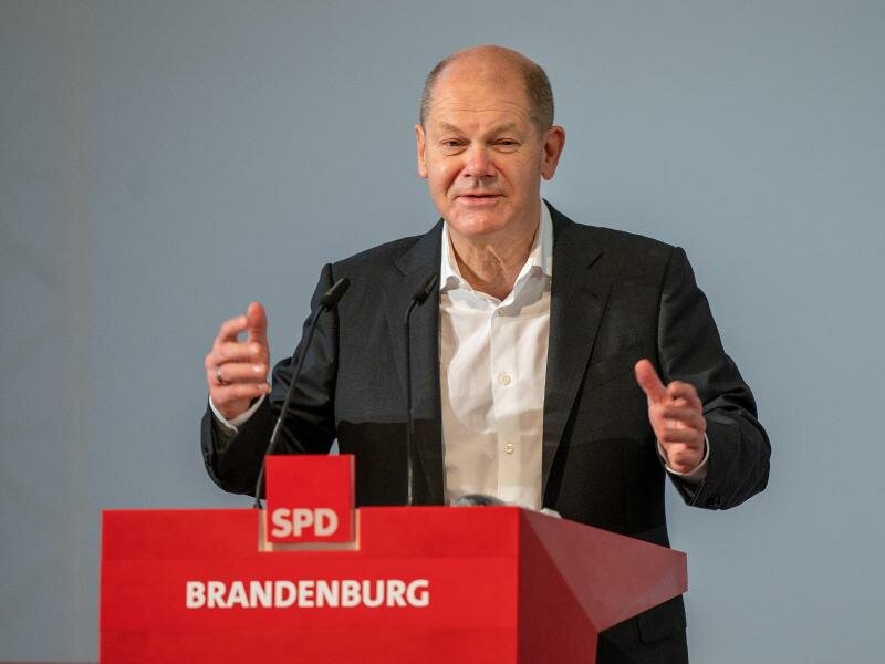 SPD-Kanzlerkandidat Olaf Scholz spricht beim Landesparteitag der SPD in Brandenburg. Foto: Monika Skolimowska/dpa-Zentralbild/dpa