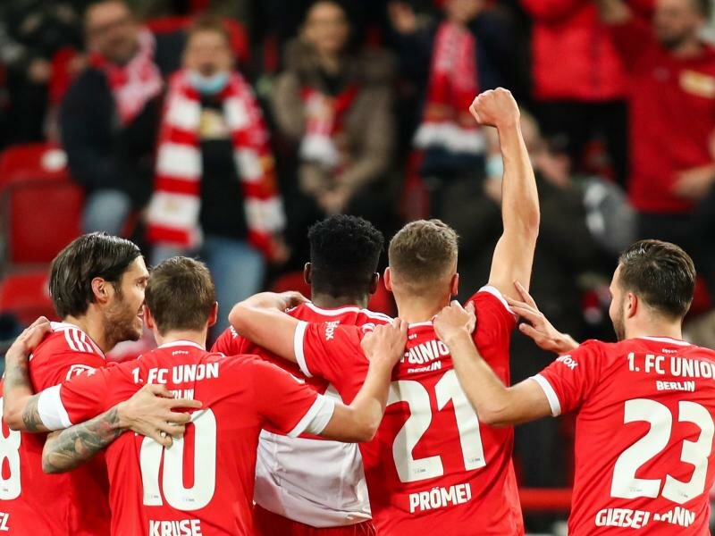 Union Berlin jubelt über den Derbysieg. Foto: Andreas Gora/dpa