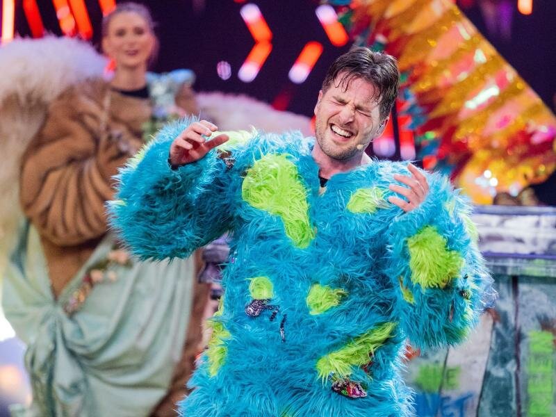 Enttarnt: Hinter der Figur «Mülli Müller» versteckte sich Sänger Alexander Klaws. Foto: Rolf Vennenbernd/dpa