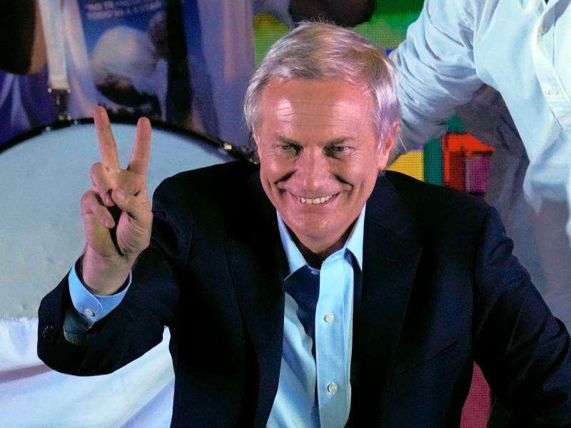 Der deutschstämmige Rechtsaußen-Kandidat José Antonio Kast kommt in der ersten&nbsp;Runde der Wahl um das chilenische Präsidentenamt auf gut 28 Prozent der Stimmen.&nbsp;Das teilt das Wahlamt nach Auszählung von über 85 Prozent der Stimmen mit. Foto: Esteban Felix/AP/dpa