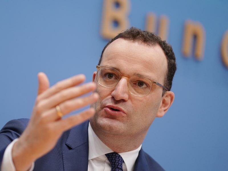 Jens Spahn (CDU), geschäftsführender Bundesminister für Gesundheit, bei einer Pressekonferenz zur Corona-Pandemie. Foto: Kay Nietfeld/dpa