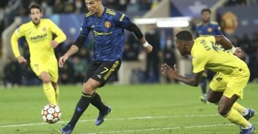 Der Portugiese macht den Unterschied: Cristiano Ronaldo (M) von Manchester United am Ball. Foto: Alberto Saiz/AP/dpa
