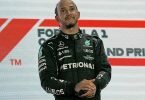 Mercedes-Pilot Lewis Hamilton ist mit seinen Leistungen zufrieden. Foto: Hasan Bratic/dpa