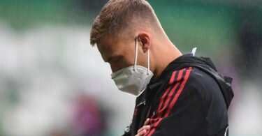 Bayerns Joshua Kimmich steht vor einem Spiel auf dem Platz. (Archivbild). Foto: Carmen Jaspersen/dpa