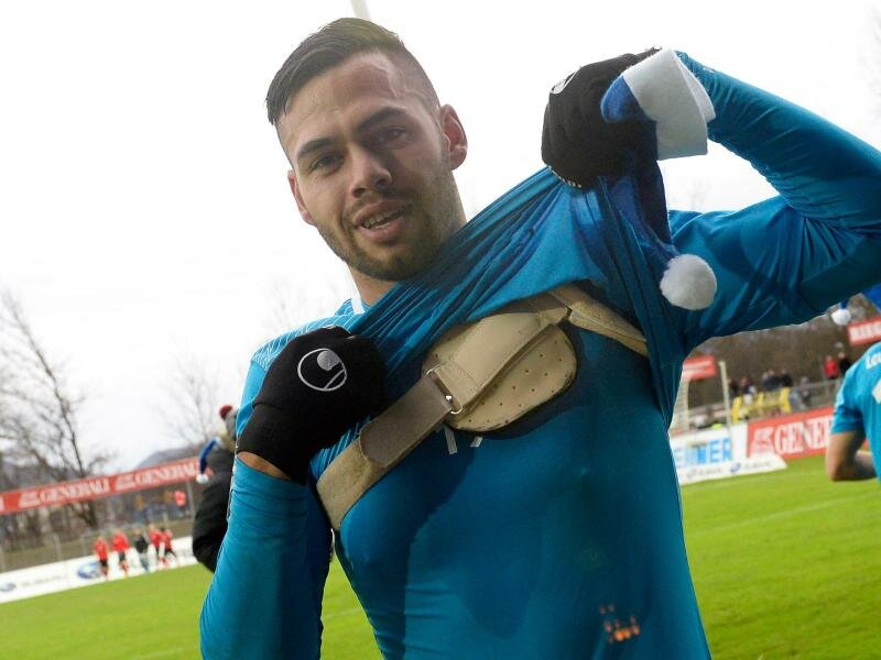 Nach einer Herzmuskelentzündung spielte der ehemalige Fußballer Daniel Engelbrecht mit einem Defibrillator. Foto: Daniel Maurer/dpa/dpa-tmn