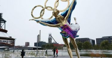 China sieht durch die neue Coronavirus-Variante Omikron keine Gefahr für die Ausrichtung der Olympischen Winterspiele. Foto: Zhang Chenlin/XinHua/dpa