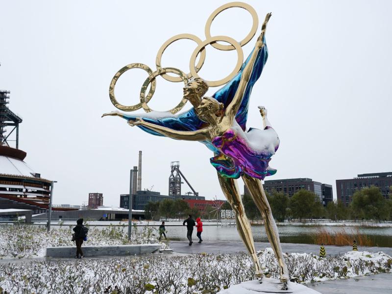 China sieht durch die neue Coronavirus-Variante Omikron keine Gefahr für die Ausrichtung der Olympischen Winterspiele. Foto: Zhang Chenlin/XinHua/dpa