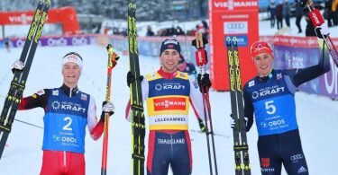 Der Zweite Johannes Lamparter (l-r) , Sieger Jarl Magnus Riber und Eric Frenzel feiern ihre Platzierungen. Foto: Geir Olsen/NTB/dpa