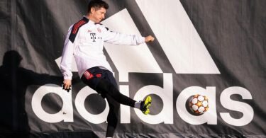 Steht mit Bayern München beim Spiel gegen den FC Barcelona vor weiteren Bestmarken: Robert Lewandowski beim Abschlusstraining. Foto: Sven Hoppe/dpa