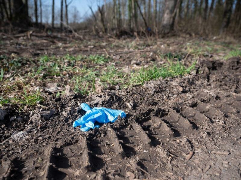 Am Tatort: Wegen Mordes an einem 13 Jahre alten Jungen hat das Landgericht Heidelberg einen 14-Jährigen zu neun Jahren Haft verurteilt. Foto: Sebastian Gollnow/dpa