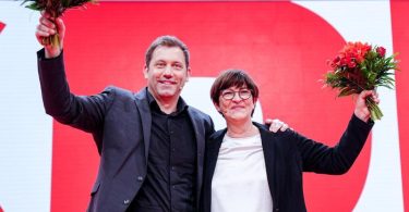Neues Führungs-Duo der SPD: Lars Klingbeil und Saskia Esken. Foto: Kay Nietfeld/dpa