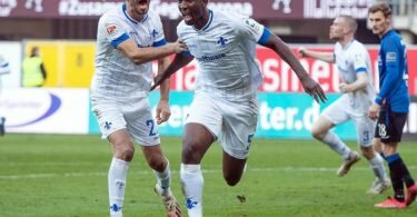 Der SV Darmstadt 98 muss vorerst auf Patric Pfeiffer (M.) verzichten. Foto: Bernd Thissen/dpa