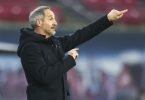 Will ein Auseinanderfallen der Mannschaft nicht bestätigen. Gladbachs Trainer Adi Hütter. Foto: Jan Woitas/dpa-Zentralbild/dpa