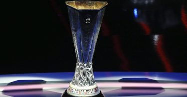 Der Pokal für den Sieger der Europa League. Foto: Emrah Gurel/AP/dpa