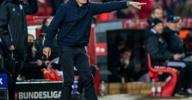 Freiburgs Trainer Christian Streich gibt seiner Mannschaft die Richtung vor. Foto: Andreas Gora/dpa