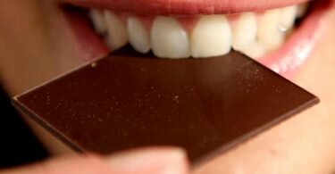 Deutschland und die Schweiz gelten als Schokoladen-Länder schlechthin. Auf der Rangliste des höchsten Pro-Kopf-Konusms wechseln sich die beiden Länder auf Platz 1 regelmäßig ab. Foto: Oliver Berg/dpa