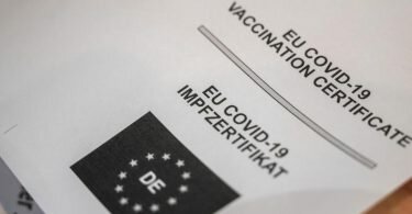 Boosterimpfung:&nbsp;EU-Impfzertifikate sind künftig neun Monate nach der Grundimmunisierung ungültig. Foto: Christophe Gateau/dpa