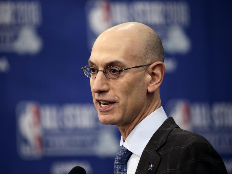 Der NBA-Chef spricht während einer Pressekonferenz zur aktuellen Corona-Situation. Foto: Gerry Broome/AP/dpa