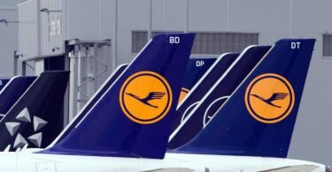 Aktuell abgesagt sind in der Zeit vom 23. bis 26. Dezember sechs Flugpaare aus Hin-und Rückflug - vor allem US-Ziele sind betroffen. Foto: Soeren Stache/dpa