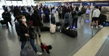 Die deutsche Bundesregierung stuft die USA vom 25.12.21 an als Hochrisikogebiet ein. Foto: Charles Rex Arbogast/AP/dpa