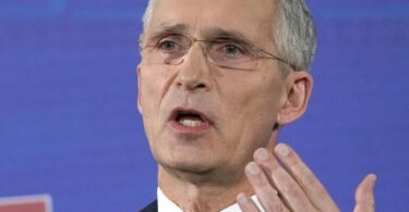 Jens Stoltenberg, Nato-Generalsekretär, will am 12. Januar den Nato-Russland-Rat einberufen. Foto: Roman Koksarov/Pool AP/dpa/Archiv