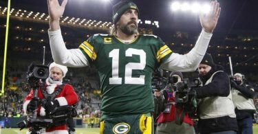 Hatte nach dem Packers-Sieg über Cleveland doppelten Grund zur Freude. Foto: Matt Ludtke/FR155580 AP/dpa