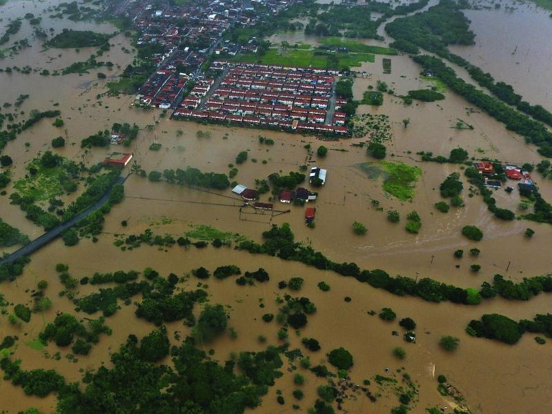 Luftaufnahme der Überschwemmungen im brasilianischen Bundesstaat Bahia. Foto: Manuella Luana/AP/dpa