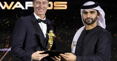 Hat in Dubai zwei weitere Trophäen eingeheimst, den Hauptpreis aber nicht: Robert Lewandowski (l). Foto: Fabio Ferrari/LaPresse via ZUMA Press/dpa