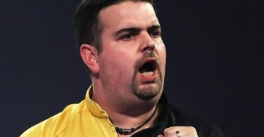 Nach dem Aus bei der Darts-WM auch froh wieder in die Heimat zu kommen: Gabriel Clemens. Foto: Kieran Cleeves/PA Wire/dpa