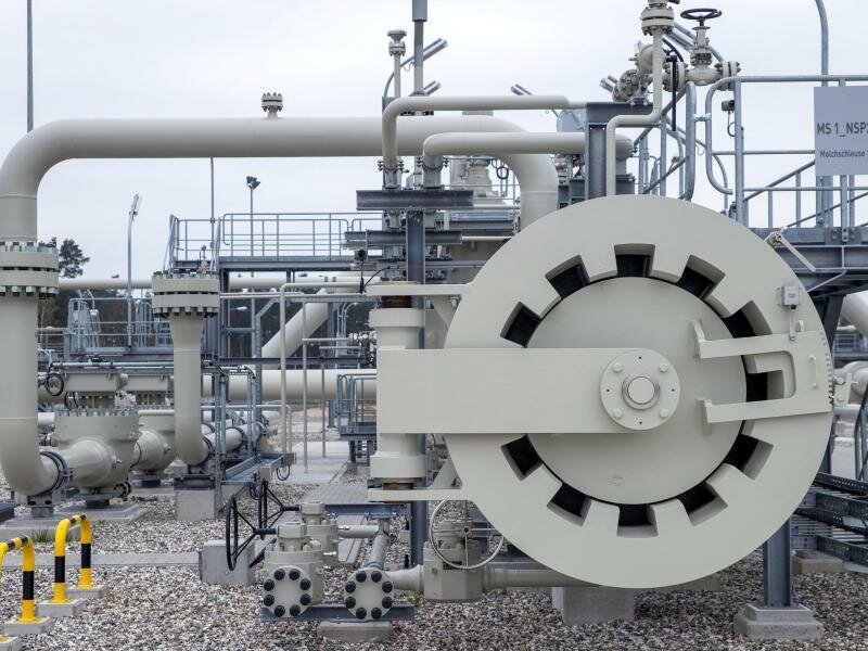 Molchstation, Rohrsysteme und Absperrvorrichtungen in der Gasanlandestation von Nord Stream 2. Foto: Jens Büttner/dpa