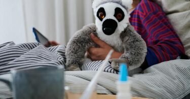 Häufige Infekte sind kein Grund zur Sorge. Das Immunsystem von Kindern reagiert meist schneller und effektiver auf neue Erreger als das von Erwachsenen. Foto: Annette Riedl/dpa