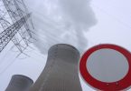 Die Kühltürme des am Silvestertag 2021 abgeschalteten Atomkraftwerkes Gundremmingen in Bayern. Foto: Karl-Josef Hildenbrand/dpa