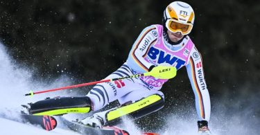 Linus Straßer beim Slalom in Wengen. Foto: Jean-Christophe Bott/KEYSTONE/dpa