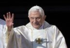 Der emeritierte Papst Benedikt XVI 2014 im Vatikan. Foto: Andrew Medichini/AP/dpa