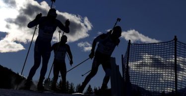 Ein Sieg der deutschen Biathleten beim prestigeträchtige Weltcup in Antholz wäre eine Überraschung. Foto: Matthias Schrader/AP/dpa