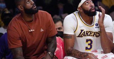 Kehrte bei den Lakers zurück: Anthony Davis (r). Foto: Mark J. Terrill/AP/dpa
