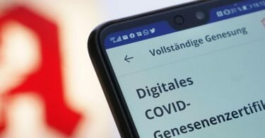 Die politische Entscheidung, dass Genesene nur noch knapp drei Monate als geschützt gelten, sorgt vielfach für Unmut und Unverständnis. Foto: Marcus Brandt/dpa